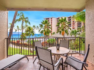Sweeping Views From This 2 Bedroom Oceanfront Condo on Maui Sweeping Views From This 2 Bedroom Oceanfront Condo on Maui